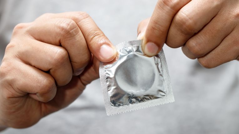 Préservatif Sexualité And Moyen De Contraception Elsan 